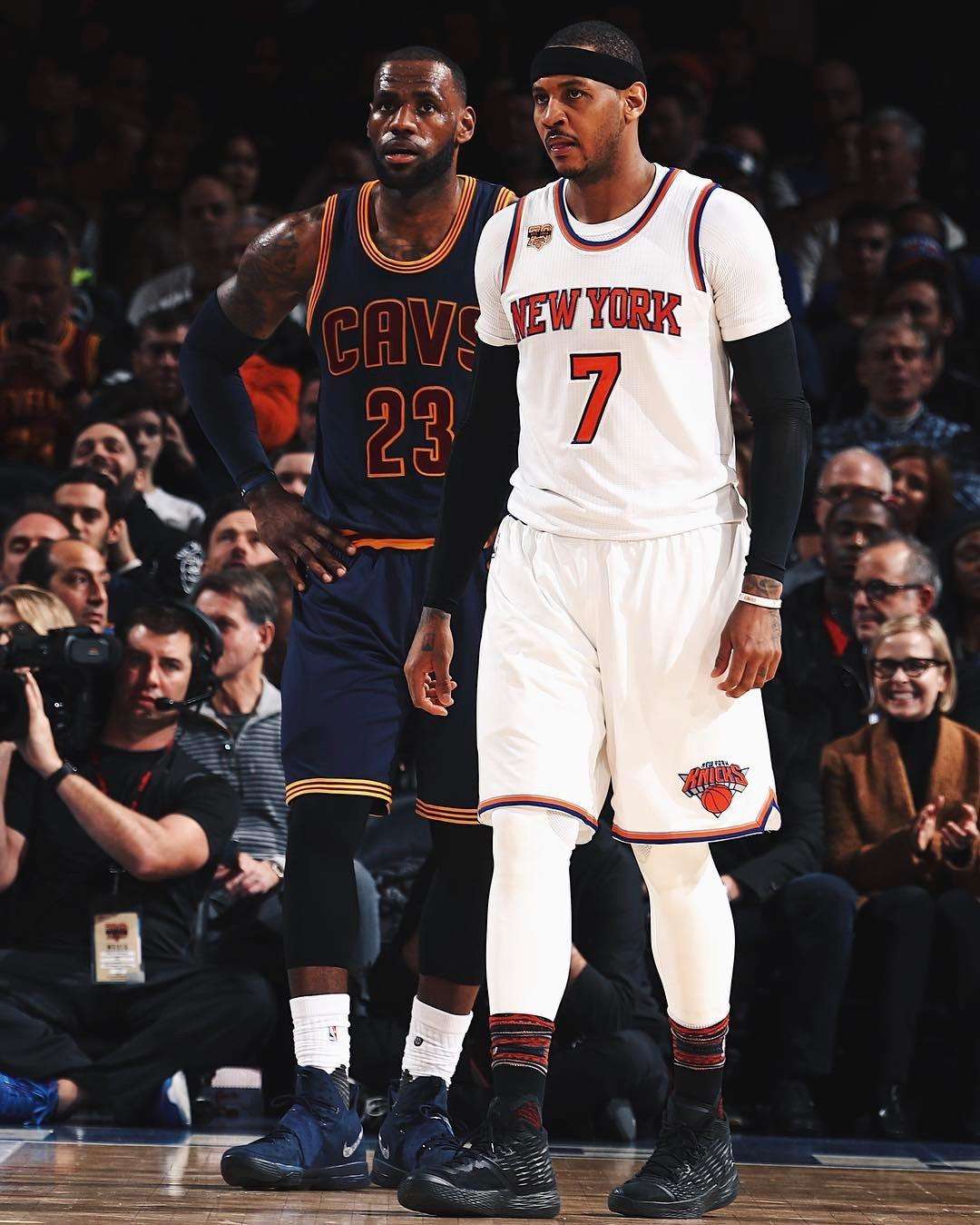 一次晚了半 一次晚了半