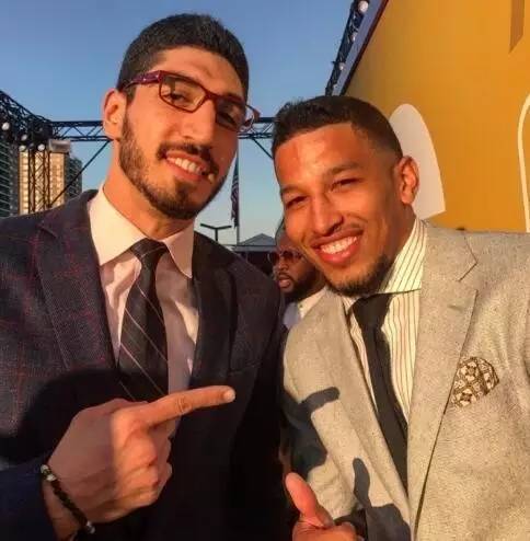 展上加码 展上加码